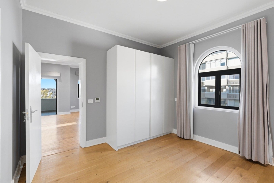 2 Bedroom Property for Sale in Green Point Western Cape